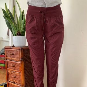 Lululemon full length joggers size 6
